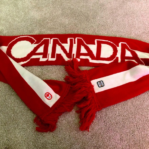 2/$30!!!Team Canada 🇨🇦 official scarf Hudson bays collection - Picture 1 of 2
